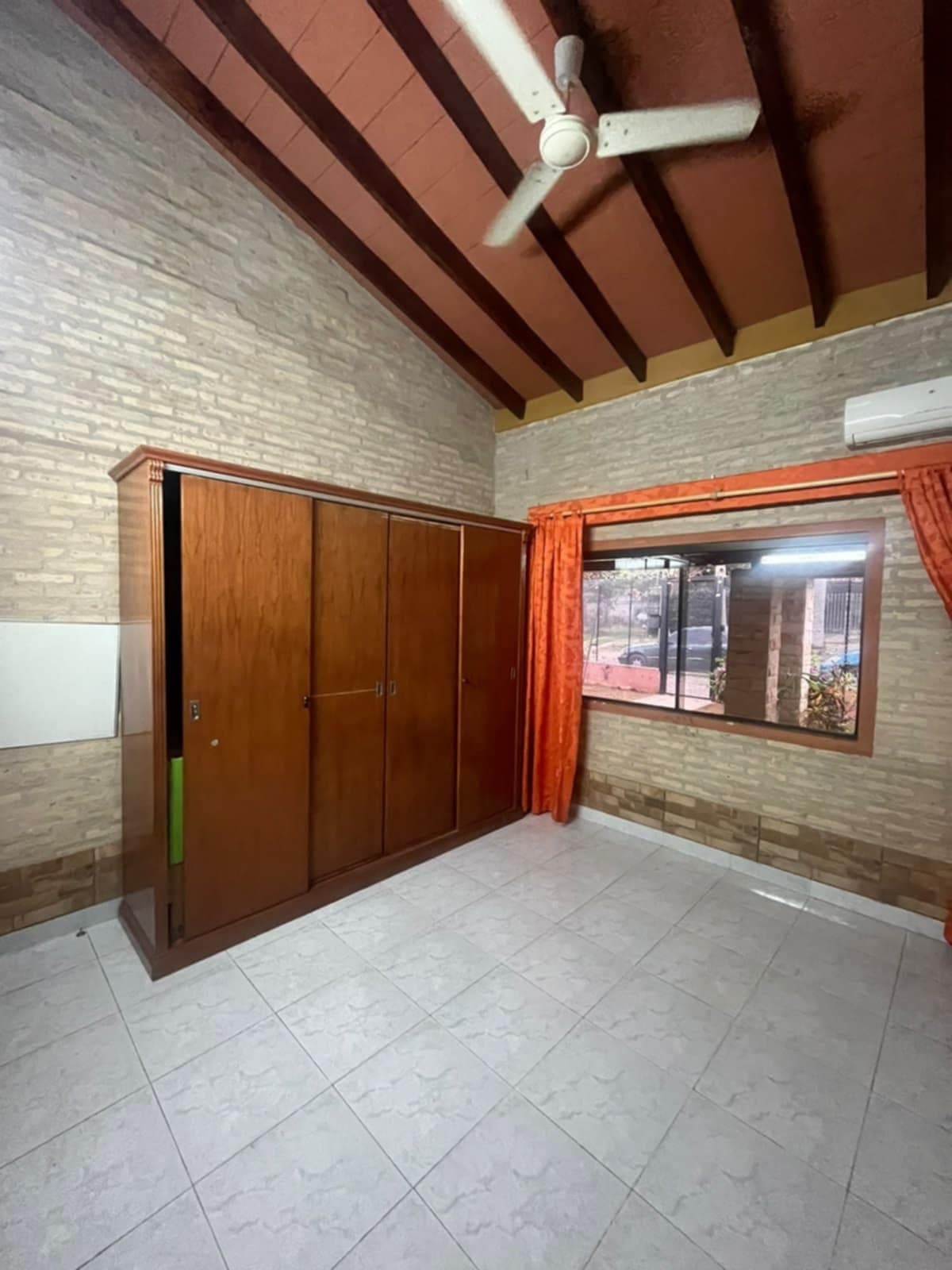Casa de 3 dormitorios en Lambaré, foto 4 de 6