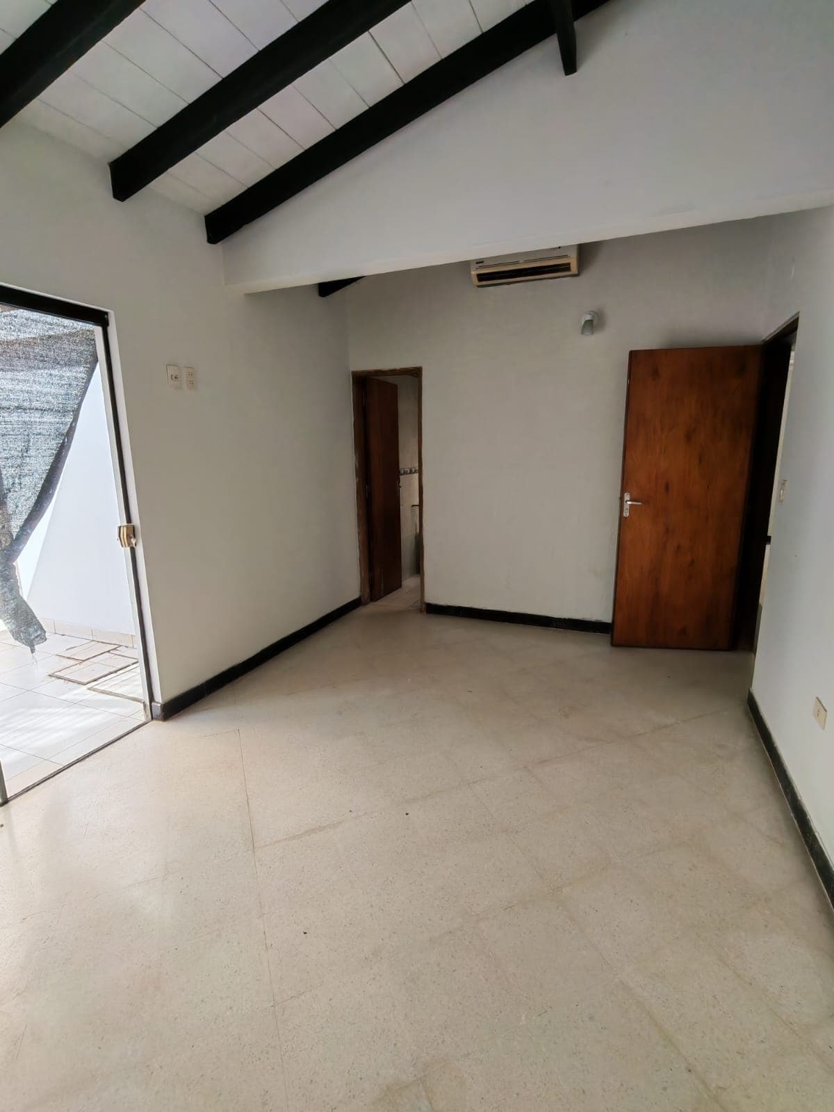 Casa de 2 dormitorios en Lambaré, foto 5 de 6